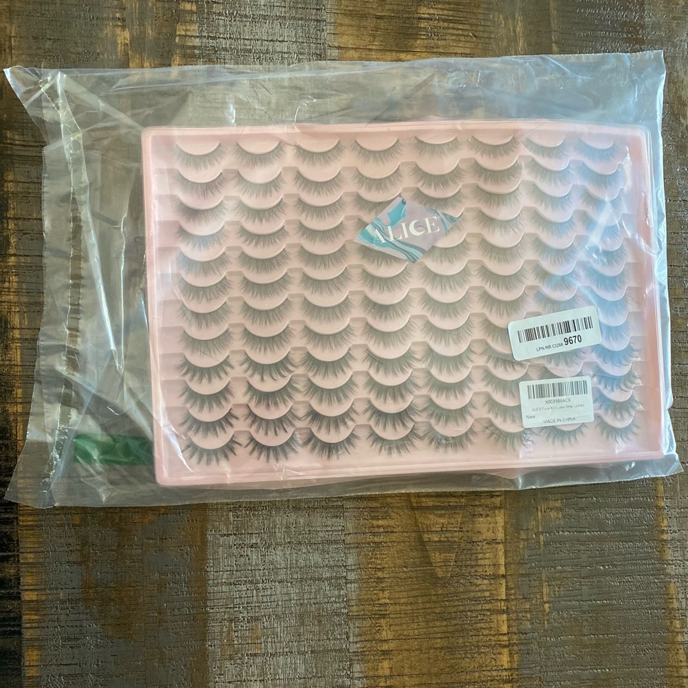 NWT 48 pair false eyelashes Alice brand
